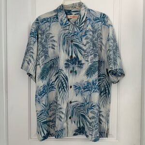 Tommy Bahama 100% Silk Blue and White Casual Button Down Shirt